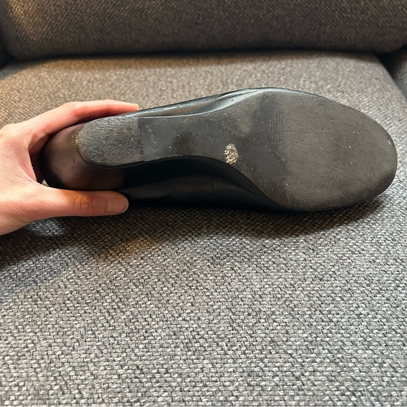 (SOLD) Soft Moc Black Leather Wedge Heels Size 10 - Picture 13 of 14